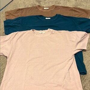 Carly Jean Los Angeles Tshirt Bundle